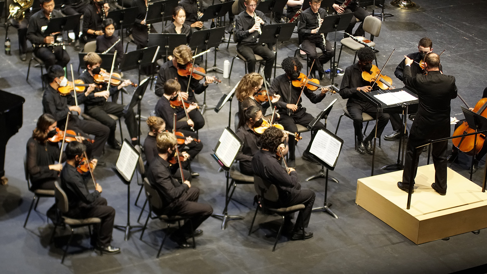 String section performing in Spain