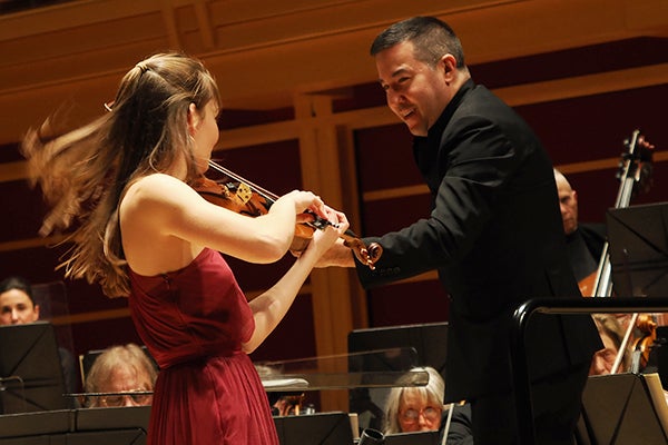Geneva Lewis violin, Francesco Lecce-Chong conducting